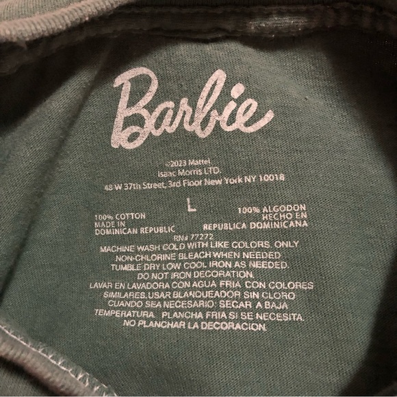 NWT Barbie graphic print tee in size Large - Picture 5 of 6